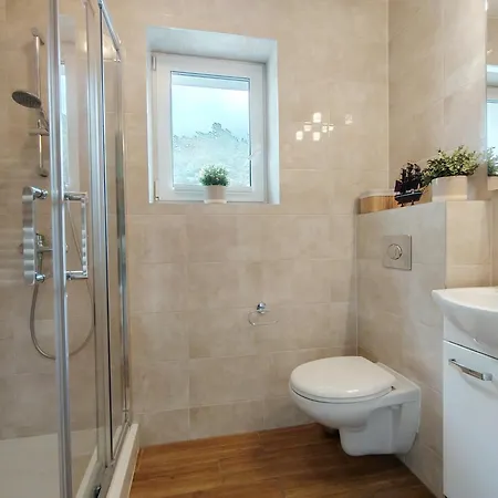 Dom Pod Sosnami E-apart Pl * Dębki