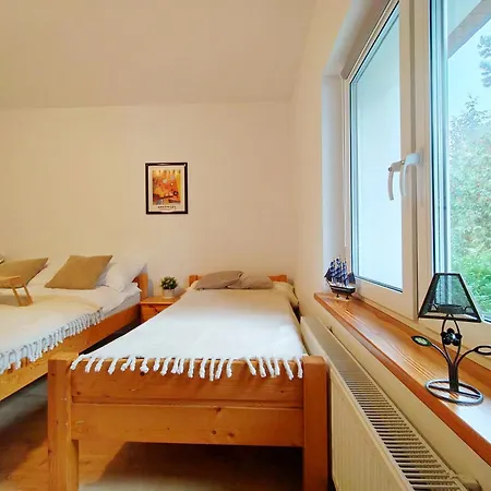 Dom Pod Sosnami E-apart Pl